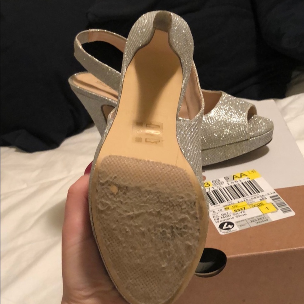 Heels - Picture 2 of 3